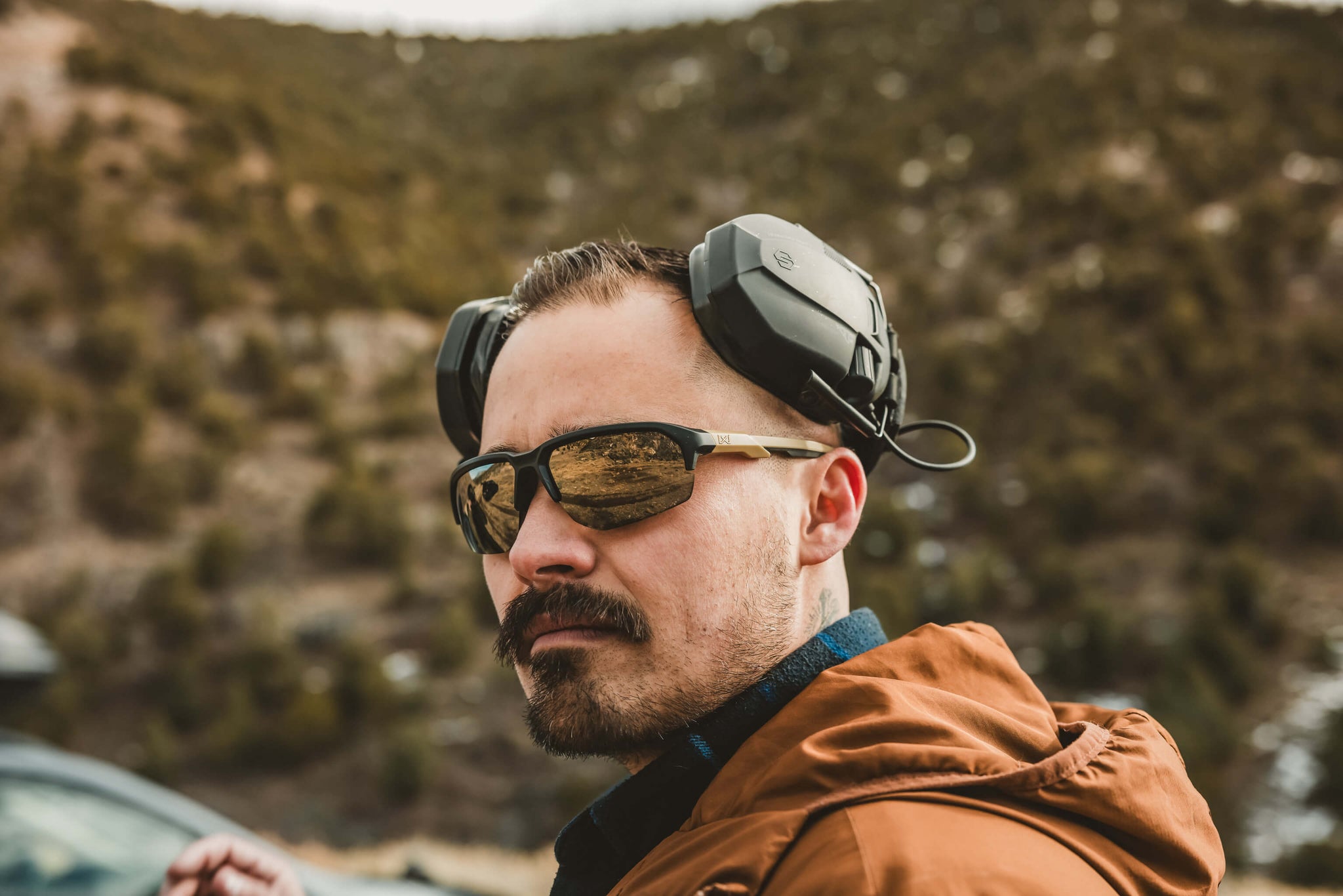 Man wearing the WX Jakl with Tungsten Lenses