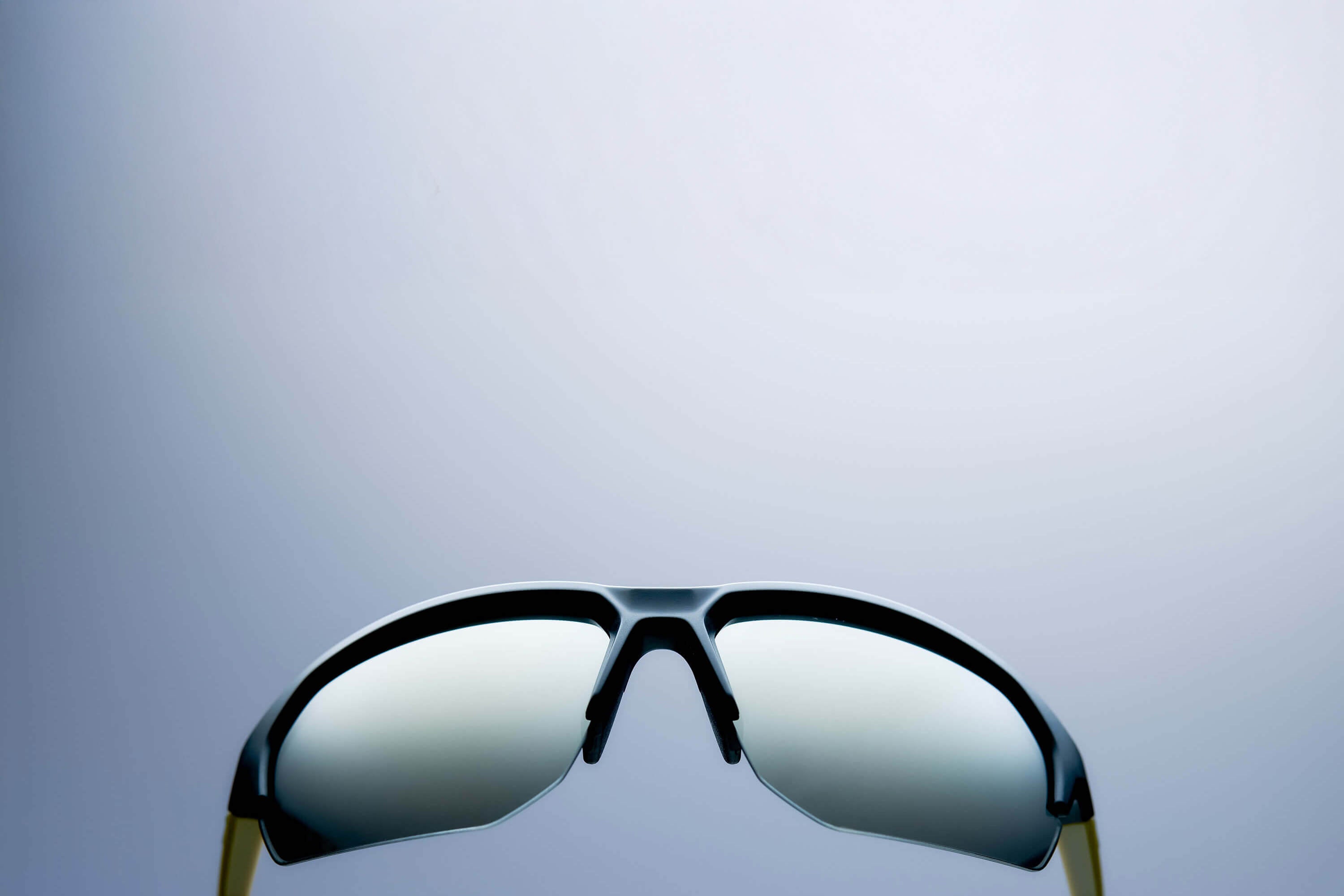 The WX Jakl - the latest in eyewear. Optimal fit with sleek low profile temples